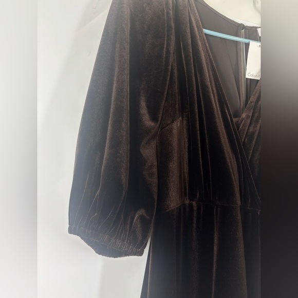 NWT Calvin Klein Velvet Puff Ballon Sleeve Midi V Neck Dress Coffee Brown 6 - Picture 3 of 7